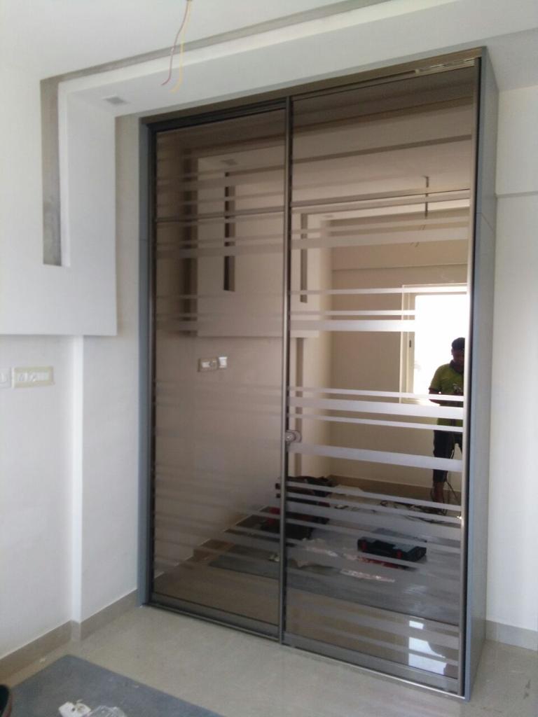 gallery-pictures-of-lacquer-glass-wardrobes-designs-in-delhi-new-delhi-india-top-largest-modular-wardrobe-delhi-india